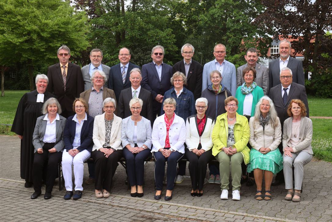 Goldene Konfirmation 2024, Gruppe von Pfarrer Röhling