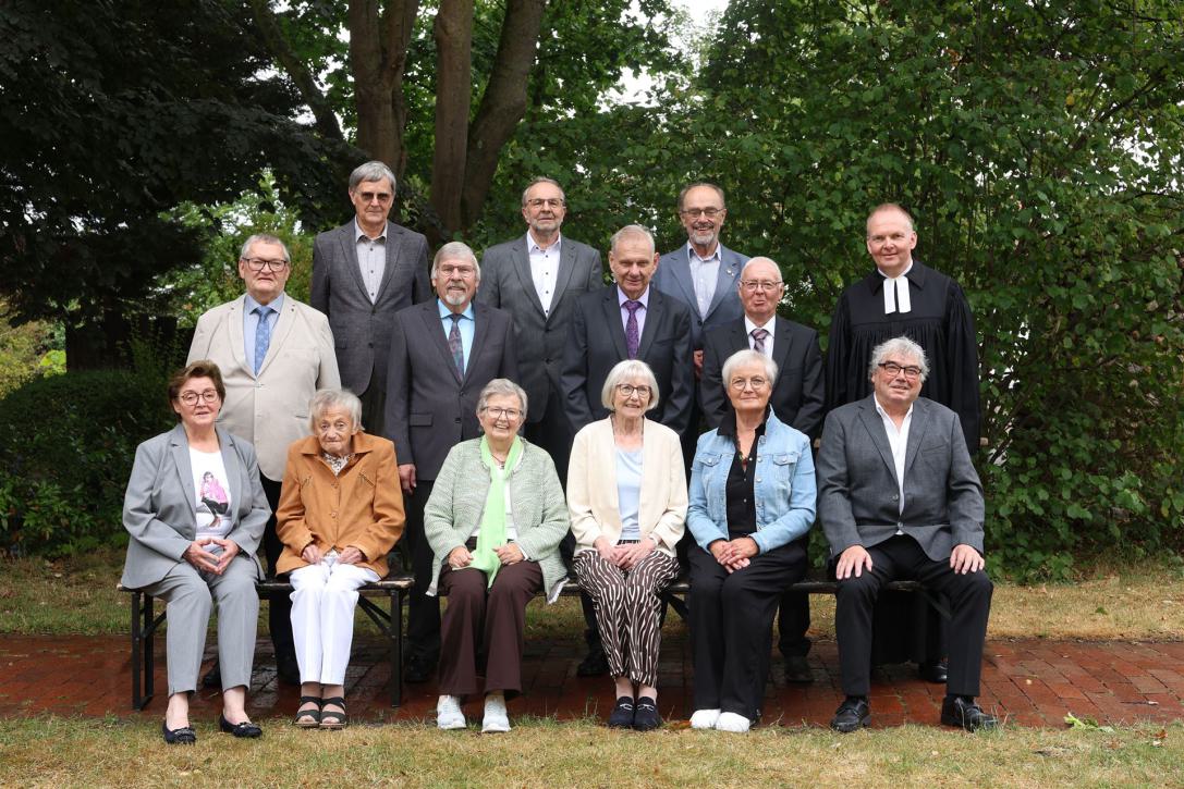 Diamantene Konfirmation 2026: Gruppe aus dem Bezirk Ost (Pfarrer Röhling)